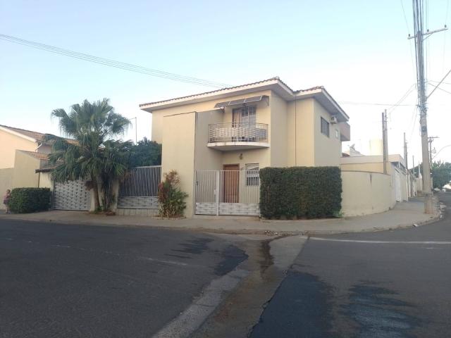 #69 - Casa para Venda em Bady Bassit - SP